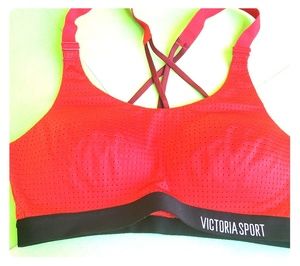 Women's sports bra